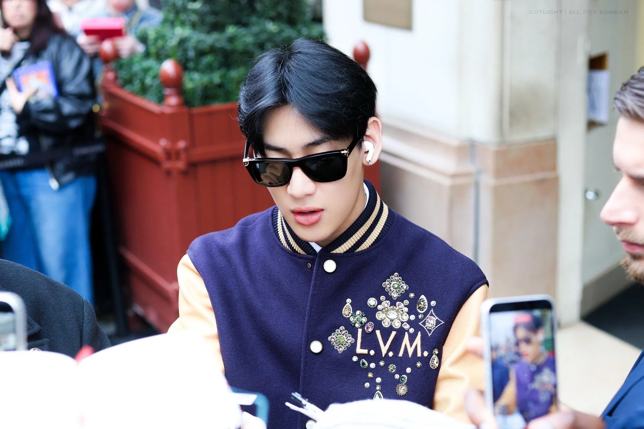 Louis Vuitton/Louis Vuitton colored diamond logo embroidered letters baseball jacket